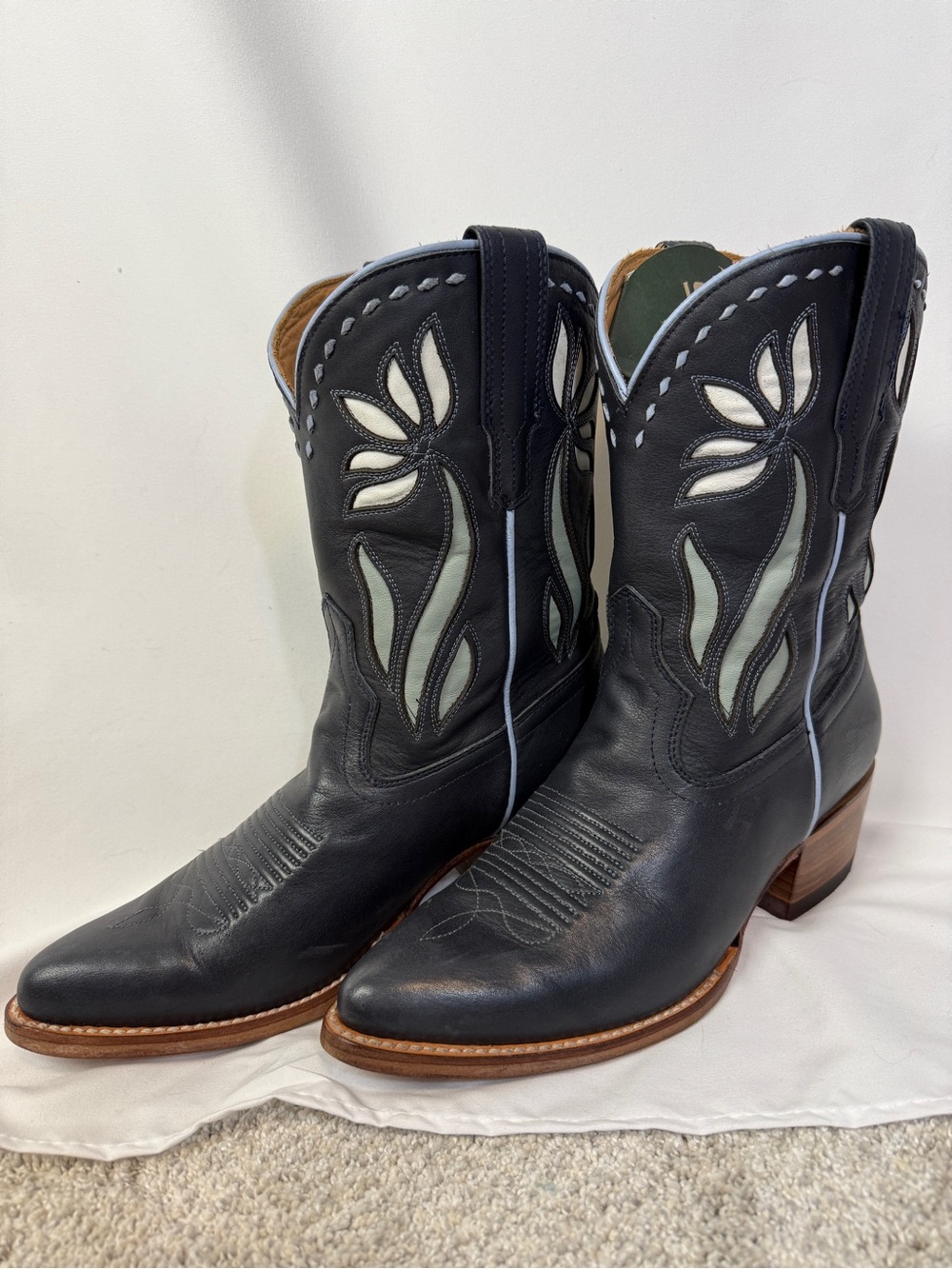 Tecovas Jolene in Navy Bloom